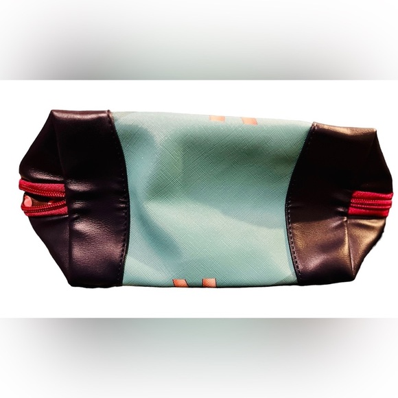 🆕Brand New Nikky Oval Cosmetic Pouch - Picture 3 of 4